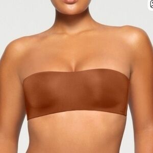 SKIMS Body Wireless Strapless Bra Bronze